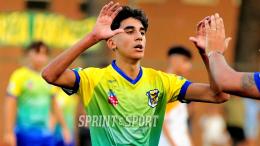 Il difensore goleador sottoleva e il capocannoniere a sorpresa in un undici di altissima classifica