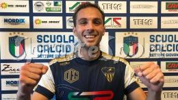Il gol a tempo scaduto spegne l'impresa e accende la polemica: &egrave; pareggio nel "Clasico" torinese