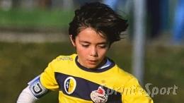 Un Super Saiyan è atterrato in città: il bomber del Sol Levante si prende la scena del weekend