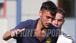 Calcia una punizione da centrocampo e fa gol: il portiere compie un folle gesto tecnico contro la capolista