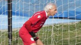 Battuto il record di Buffon: torna in campo a 57 anni ed è il migliore in campo