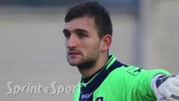 Capolavoro alla Brignoli, il portiere segna un gol da cineteca al 94' e regala il pareggio