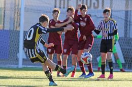 Tecnica dei calci piazzati e lombalgia: muoversi bene aiuta a evitare infortuni. I consigli di Isokinetic Torino