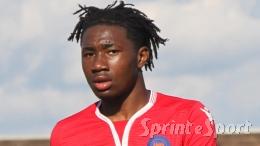 Gioca a calcio solo da 2 anni e segna gol mai visti: viene dall'Africa e sta stupendo tutta Italia