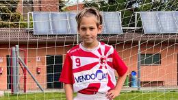 &Egrave; una delle giovani promesse del panorama calcistico italiano: il classe 2016 va a giocare in una prof