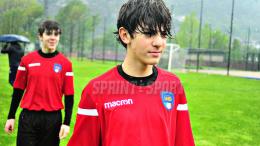 Fanno più di 100 km sotto la pioggia, al campo non sanno nemmeno chi sono e li mandano a giocare in un altro paese