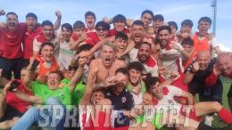 Le due bandiere sono gli uomini della salvezza: 120' di folle battaglia finiscono in gioia