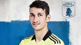 Da 17 anni gioca nella stessa squadra, la società si tiene stretto il suo portiere-simbolo