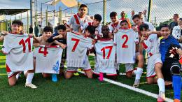 Gol del capitano che fa esultare anche la nonna, vincono 1-0 e fanno sognare un intero paese