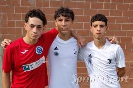 Che esordio per il tridente delle meraviglie che ne fa 5 in un tempo, mentre il derby si decide nel finale