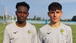 Quattro reti e tre espulsioni: gli ospiti dominano la grande favorita nel caos