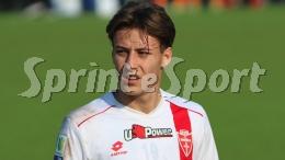 La città di 120mila abitanti trova il suo Eroe: gol decisivo nel derby dell'Adriatico