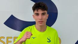 La favola diventa realtà: a 17 anni gioca da titolare con i grandi e segna il gol qualificazione