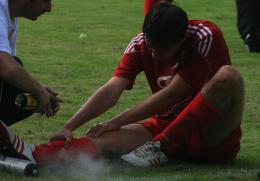 La distorsione è l'infortunio più comune: come proteggere la caviglia del calciatore, i consigli del Doc