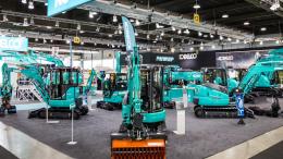 Efficienza e Innovazione per i Progetti Edili (e Sportivi): Quando Scegliere Noleggio o Acquisto