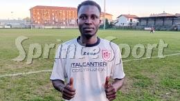 L'uomo della provvidenza colpisce al 92', la capolista stende la seconda ed accelera