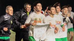 La sorella è in ospedale, gioca titolare e fa doppietta: dedica speciale per la favola della stagione