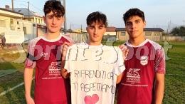 Iniziano con 2 gol in 8 minuti e finiscono con la dedica al compagno infortunato, è sabato da urlo per la vice-capolista