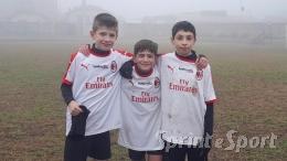 Il bomber cala il poker e ispira la goleada rossonera; un solo ma prezioso gol per i padroni di casa