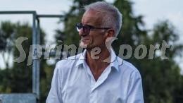 Via l'allenatore della promozione, il club punta su un vero esperto nel risolvere situazioni critiche