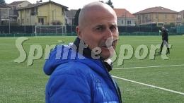 Altro che resa, il club cambia e ingaggia un allenatore eccezionale per la categoria