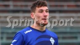 È l'eroe della città di 83mila abitanti, partito dalla Serie D si è guadagnato la Serie A e ora festeggia per uno storico gol