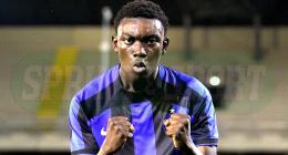 Il nuovo talento dell'Inter ha 19 anni e studia da nuovo Dumfries: &laquo;Il debutto? Un'emozione unica&raquo;