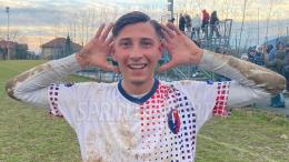 Una giornata indimenticabile: il 2006 segna all'ultimo minuto e regala la vetta del girone