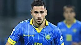 È della Roma e fa assist da urlo: il talento che fa sognare la squadra rivelazione della Serie B