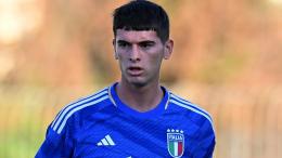 Entra e ci mette 19 minuti per segnare il 1° gol tra i Professionisti portando i suoi alla vittoria