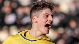 È quinta in classifica e piazza un colpo da Serie A: l'ex Inter scende di categoria per rilanciarsi