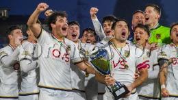 È la finale perfetta! Distruggono i campioni in carica e vincono il primo trofeo di sempre