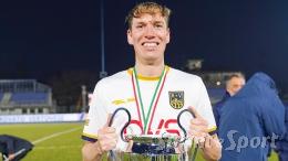 A 25 anni disegna un pezzo di storia! L'ex Milan domina, segna e vince la prima Coppa di sempre