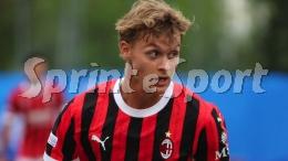 Il figlio di Ibrahimovic debutta, serve assist ed è l'unica luce nel disastro assoluto del Milan