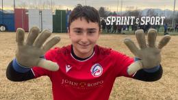 Causa il rigore e lo para! Vincono lo scontro diretto e li sorpassano, continua la striscia positiva