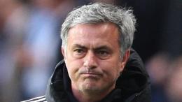 Mourinho brinda al successo: "The Special One" si tinge di rosso dalle colline portoghesi