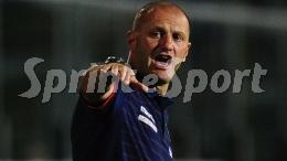 Esonerato, ingaggiato altrove e ri-esonerato: la stagione nera del tecnico da oltre 600 panchine