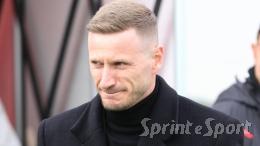 Blitz nella notte ed esonero annullato: l'ex Milan resta in panchina, beffato il sostituto già annunciato