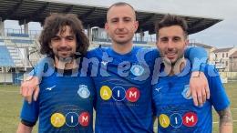 La partenza a rilento è il preludio al festival del gol: la manita da urlo lancia l’assalto alla vetta