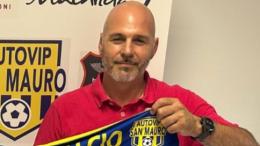 Fa 103 punti in 50 partite ma viene esonerato: &laquo;Vincere i campionati o essere primo non porta bene...&raquo;