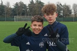 Subentra dalla panchina e sigla una doppietta sensazionale: il classe 2011 decide una partita folle!