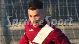 Partecipa alla Kings League e la sua squadra di calcio a 11 lo striglia: «Prenderemo provvedimenti»