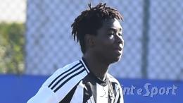 Da solo segna il doppio dei gol di Vlahovic e Kolo Muani, ma non basta per vincere: il talento 2010 del Bologna ferma la Juve