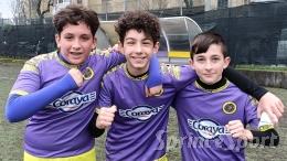 Il bomber è scatenato, la squadra diverte: poker gialloviola e prima vittoria