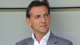 Esonerato l'allenatore, il club ingaggia l'ex compagno di Totti e Batistuta nella Roma dello Scudetto