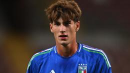 A soli 16 anni debutta in Serie A e ha già vinto un Europeo, ecco l'idolo della città di 48mila abitanti