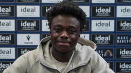 A soli 17 anni firma il suo primo contratto con il prestigioso club inglese: era nei Dilettanti, ora gioca pure in Nazionale