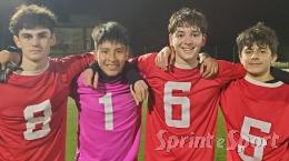 Il golazo del mediano decide la gara tra le potenze del girone: è tripudio bianconero