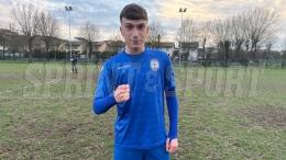 Due espulsioni, un rigore sbagliato e una doppietta all'ultimo: arriva il sorpasso in classifica