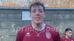 I due legni colpiti fermano la rimonta, la doppietta del bomber granata accende le proteste